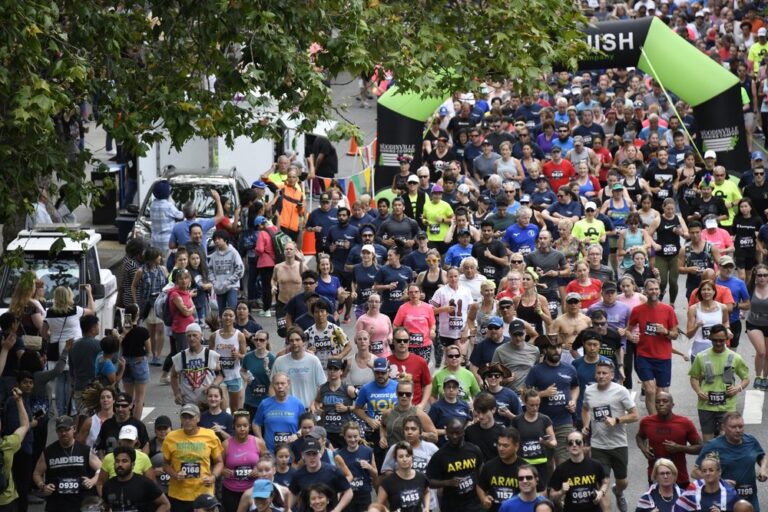 Seafair Lights up the Waterfront: The Kaiser Permanente Seafair Torchlight Run Returns for 2025